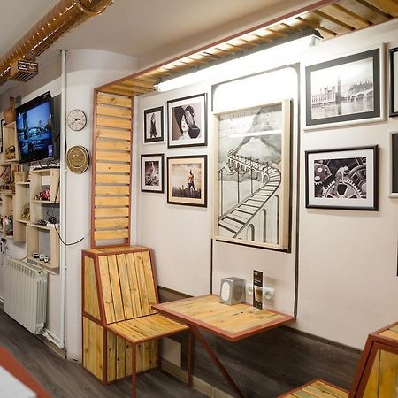 Hotel Mini เยเรวาน ภายนอก รูปภาพ